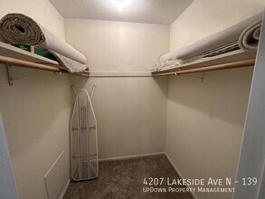 4207 Lakeside Ave N in Minneapolis, MN - Building Photo - Building Photo