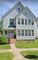 308 W Maple St in Willard, OH - Building Photo