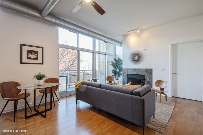 700 N Larrabee St in Chicago, IL - Building Photo - Building Photo