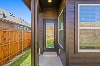 605 Presidio St in Krugerville, TX - Foto de edificio - Building Photo