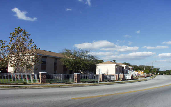 Fulton Apartments in Clearwater, FL - Building Photo