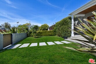 2758 Burkshire Ave in Los Angeles, CA - Building Photo - Building Photo