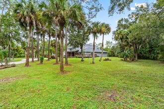 12151 Old Indiantown Rd in Jupiter, FL - Building Photo - Building Photo