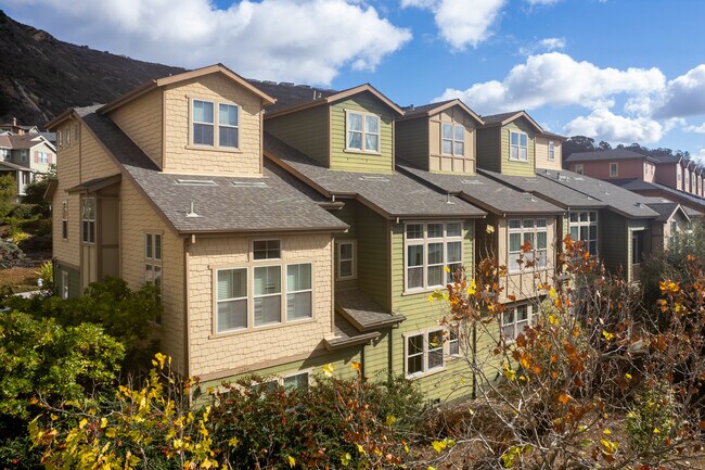 6079 Old Quarry Loop in Oakland, CA - Foto de edificio - Building Photo