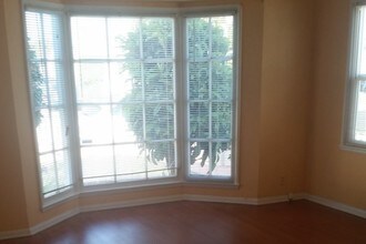 8437 Naylor Ave in Westchester, CA - Building Photo - Building Photo