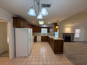 1113 Rosewood Dr in Clovis, NM - Building Photo - Building Photo