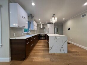 20 Winslow Rd, Unit 1 in Brookline, MA - Foto de edificio - Building Photo