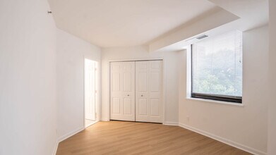 Water Park Towers in Arlington, VA - Building Photo - Building Photo