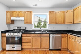 1625 Mabel St in Piscataway, NJ - Building Photo - Building Photo