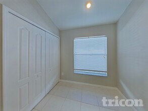 31153 Whinsenton Dr in Wesley Chapel, FL - Foto de edificio - Building Photo