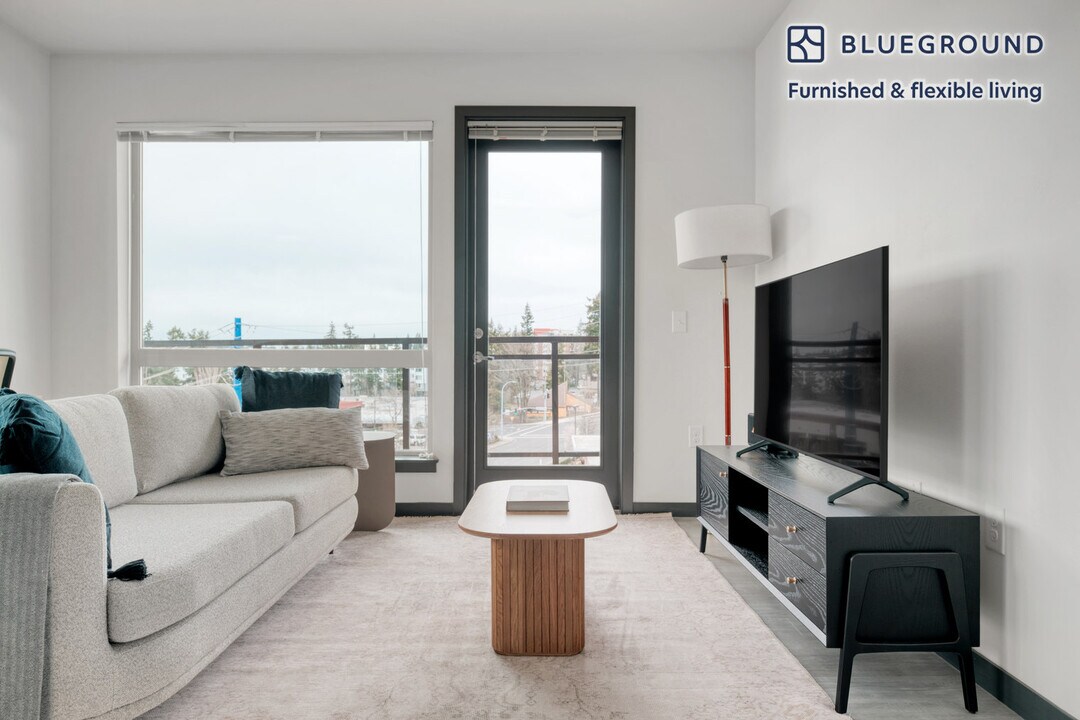 15522 NE 22nd Pl-Unit -FL7-ID317 in Bellevue, WA - Foto de edificio