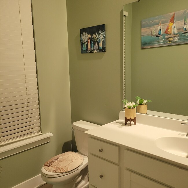 201 Denham St in Summerville, SC - Foto de edificio - Building Photo