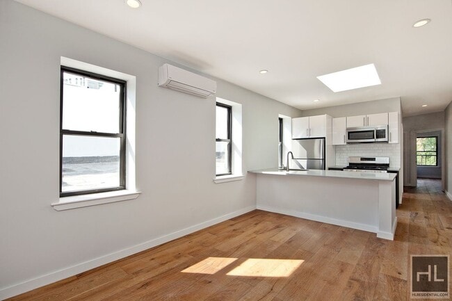 100 Wyckoff St in Brooklyn, NY - Building Photo - Building Photo