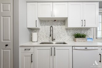 11110 E Cove Cir in Palos Hills, IL - Building Photo - Building Photo