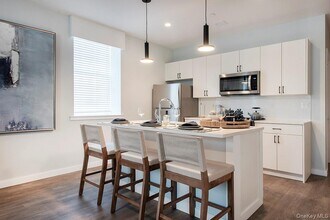 300 Carleton Ave in Central Islip, NY - Building Photo - Building Photo