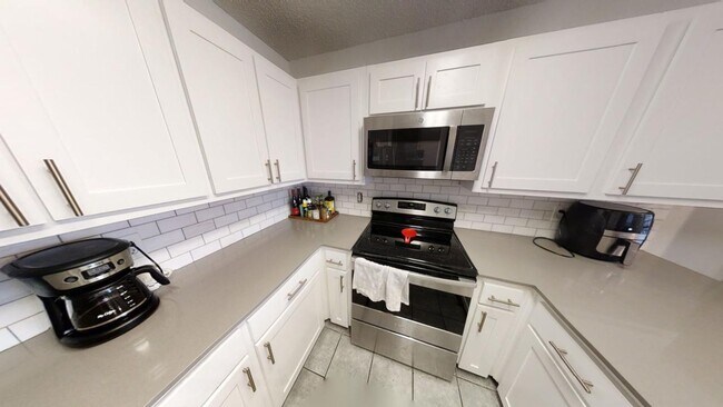 1610 Waterston Ave in Austin, TX - Building Photo - Building Photo