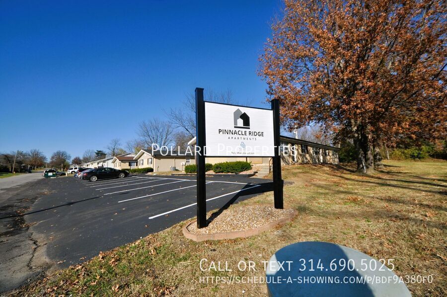 208 John St in Troy, MO - Building Photo