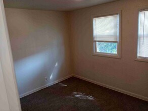 958 Gaines St NE in Salem, OR - Building Photo - Building Photo