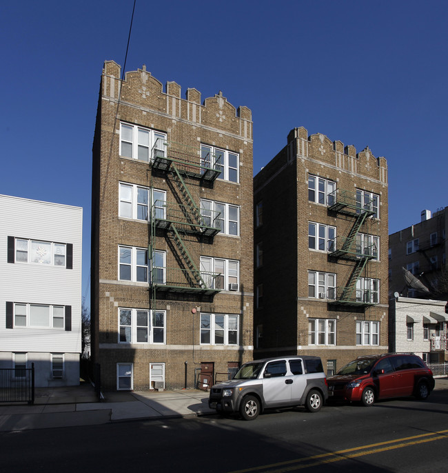 146-150 Manhattan Ave in Jersey City, NJ - Building Photo - Building Photo