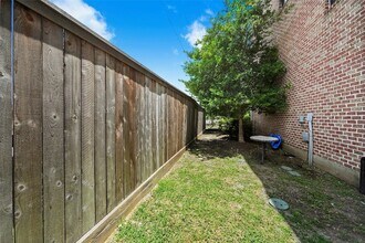 9604 Knight Rd in Houston, TX - Building Photo - Building Photo