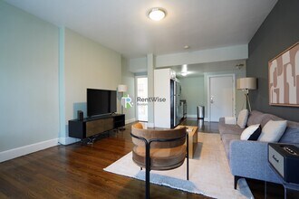 45 Carlton St in Brookline, MA - Building Photo - Building Photo