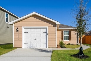 28041 Irving Dr in Magnolia, TX - Building Photo