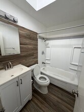 30 W Harder Rd, Unit 4 in Hayward, CA - Foto de edificio - Building Photo