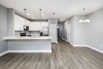 319 Carmel Dr, Unit 17 in Fort Walton Beach, FL - Foto de edificio - Building Photo