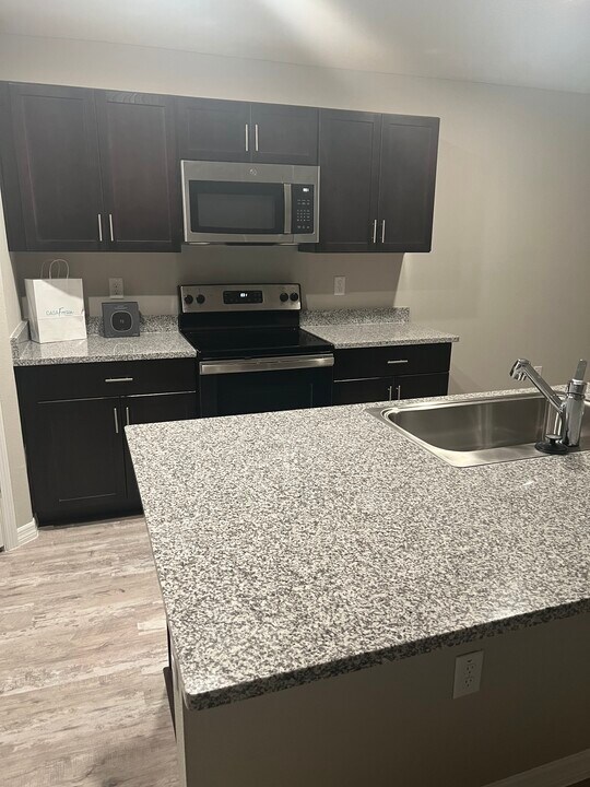 1435 Axel Cir in Winter Haven, FL - Foto de edificio