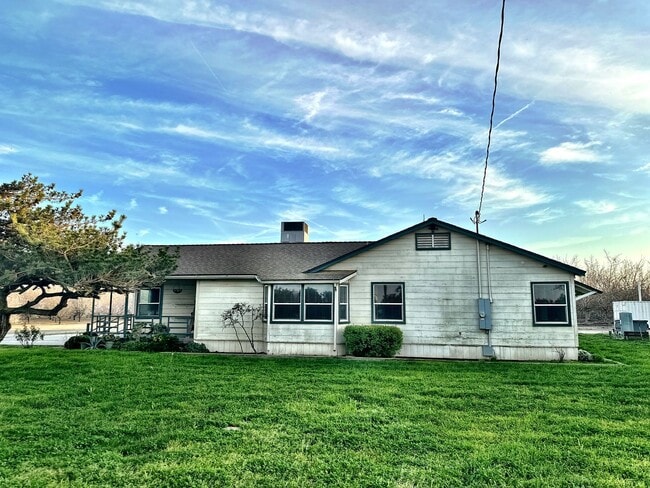 14733 Jackson Ave in Hanford, CA - Building Photo - Building Photo