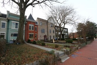 1307 S Carolina Ave SE in Washington, DC - Building Photo - Building Photo