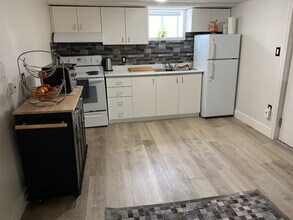 221 Aldercrest Rd in Toronto, ON - Building Photo - Building Photo