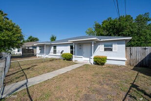 3720 Burnham Way in Panama City, FL - Building Photo