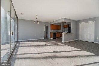 1822 Metzerott Rd in Adelphi, MD - Building Photo - Building Photo
