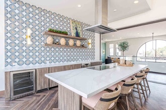 Desert Meadows Apartments and Townhomes in Lancaster, CA - Foto de edificio - Building Photo