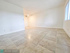 2131 NE 40th Ct in Lighthouse Point, FL - Building Photo - Building Photo