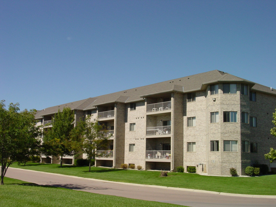 STERLING GREEN in Dakota Dunes, SD - Building Photo