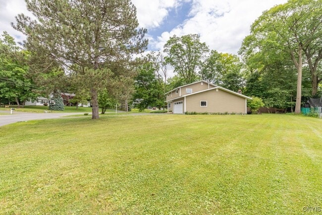 property at 117 Treeland Cir