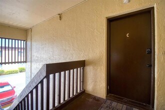 605 N Keene Rd, Unit P-14 in Clearwater, FL - Building Photo - Building Photo