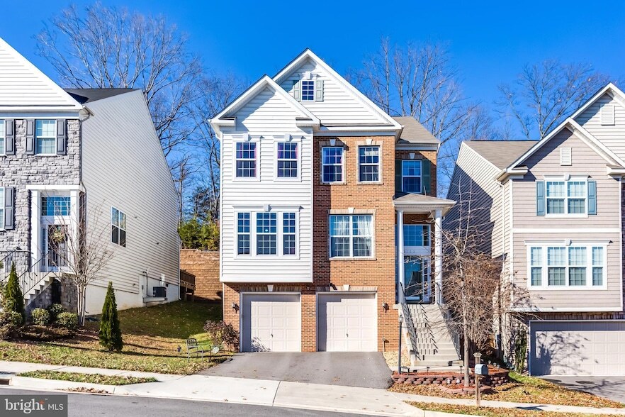 3523 Eagle Ridge Dr, Unit L205 in Woodbridge, VA - Building Photo