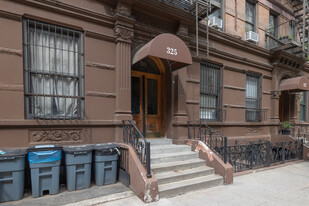 325 E 93rd St in New York, NY - Foto de edificio - Building Photo