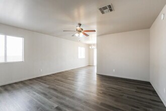 6111 N Samantha Grove Dr in Tucson, AZ - Building Photo - Building Photo