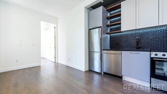 Monitor Street, Unit 4D in Brooklyn, NY - Building Photo
