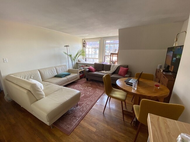 17 Joy St, Unit 8