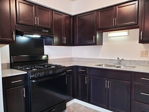 Carriage House West in Indianapolis, IN - Building Photo - Building Photo