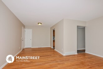 306 S Pam Ave in St. Charles, MO - Building Photo - Building Photo