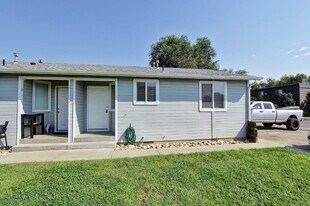 527 N Moffatt Ave in Emmett, ID - Building Photo