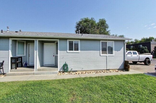 property at 527 N Moffatt Ave
