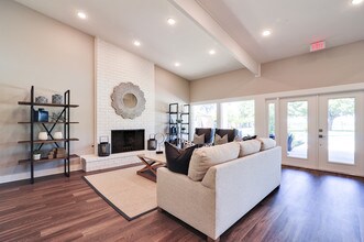 Midtown Apartments in Temple, TX - Foto de edificio - Building Photo