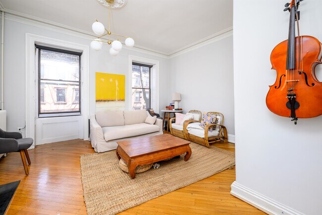 property at 323 York St